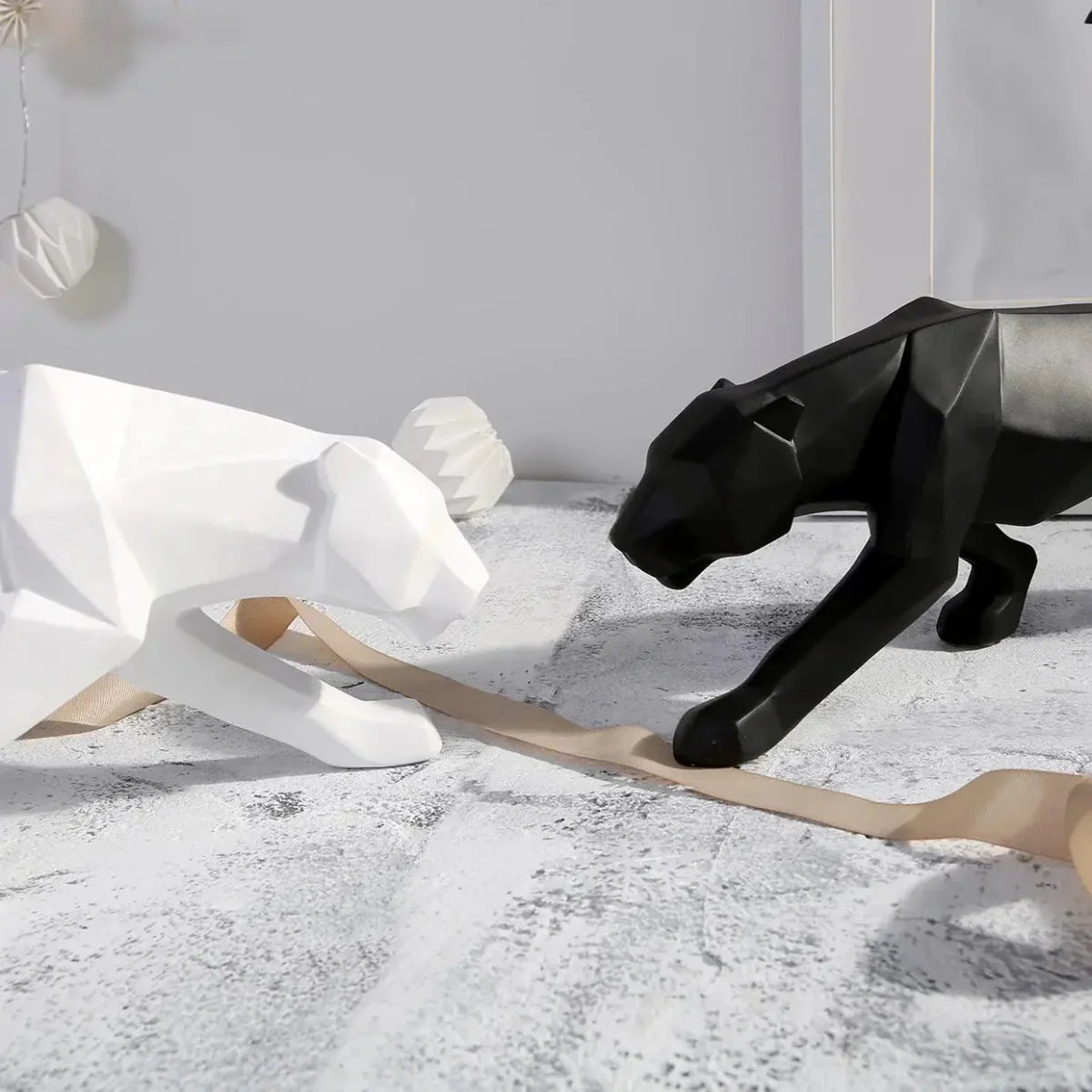 Minimalist Panther Resin Sculpture - Tegulane Global