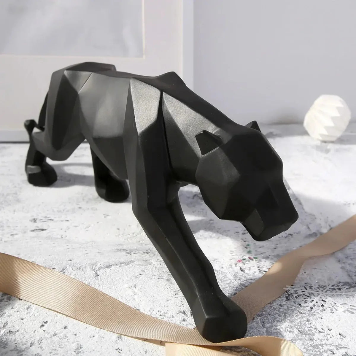 Minimalist Panther Resin Sculpture - Tegulane Global