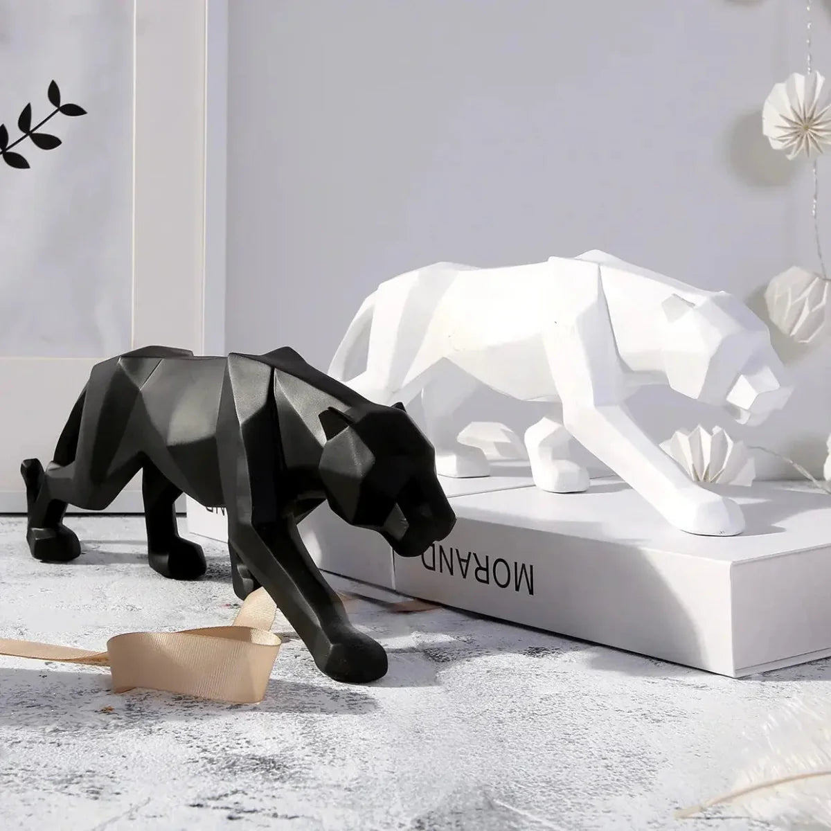 Minimalist Panther Resin Sculpture - Tegulane Global