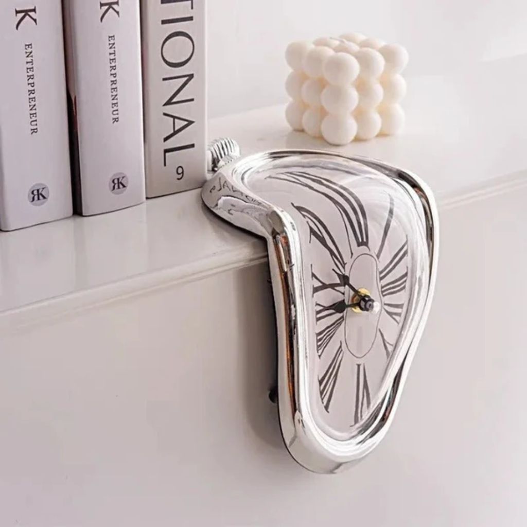 Surreal Melting Quartz Table Clock - Tegulane Global