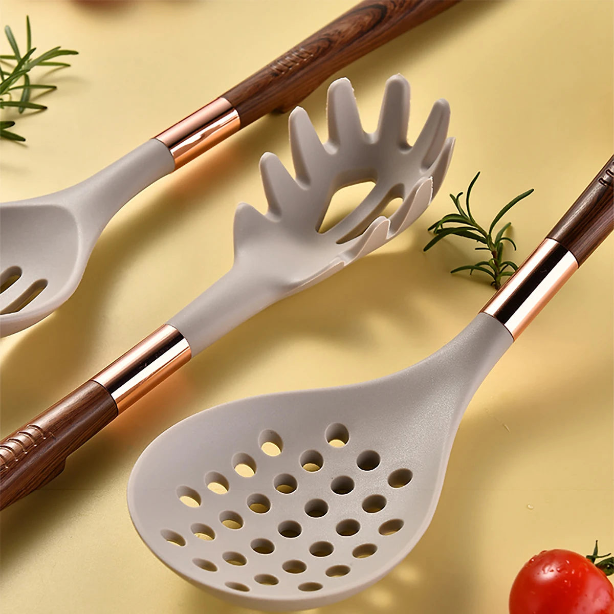 8pcs Silicone Kitchenware Set Pot Shovel Soup Spoon Spaghetti Claw Cooking Set with Storage Rack Household Kitchen Tools Set - Tegulane Global