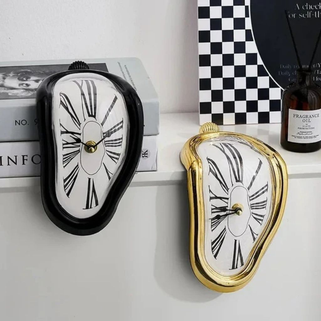 Surreal Melting Quartz Table Clock - Tegulane Global