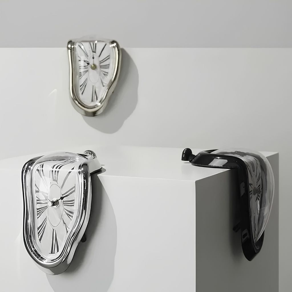 Surreal Melting Quartz Table Clock - Tegulane Global