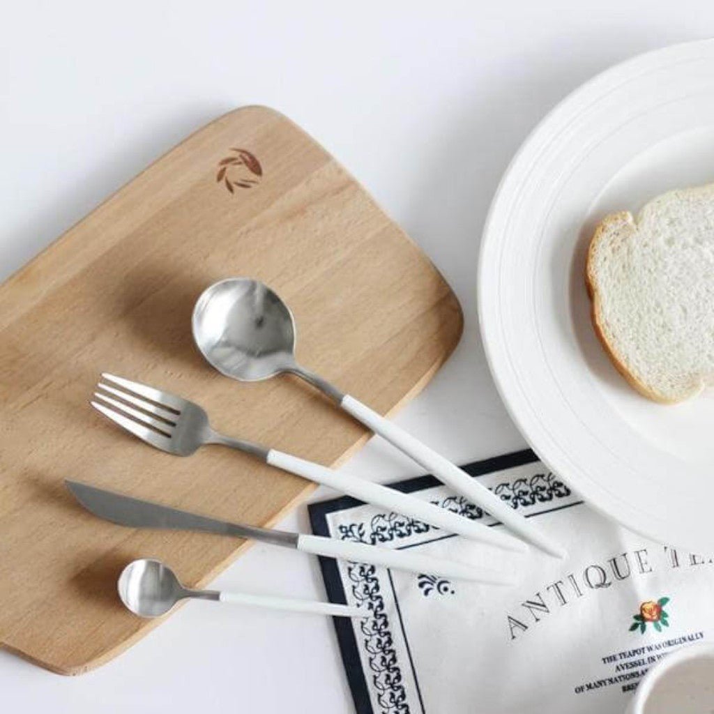 White Silver Cutlery Set - 30 Piece Flatware - Tegulane Global