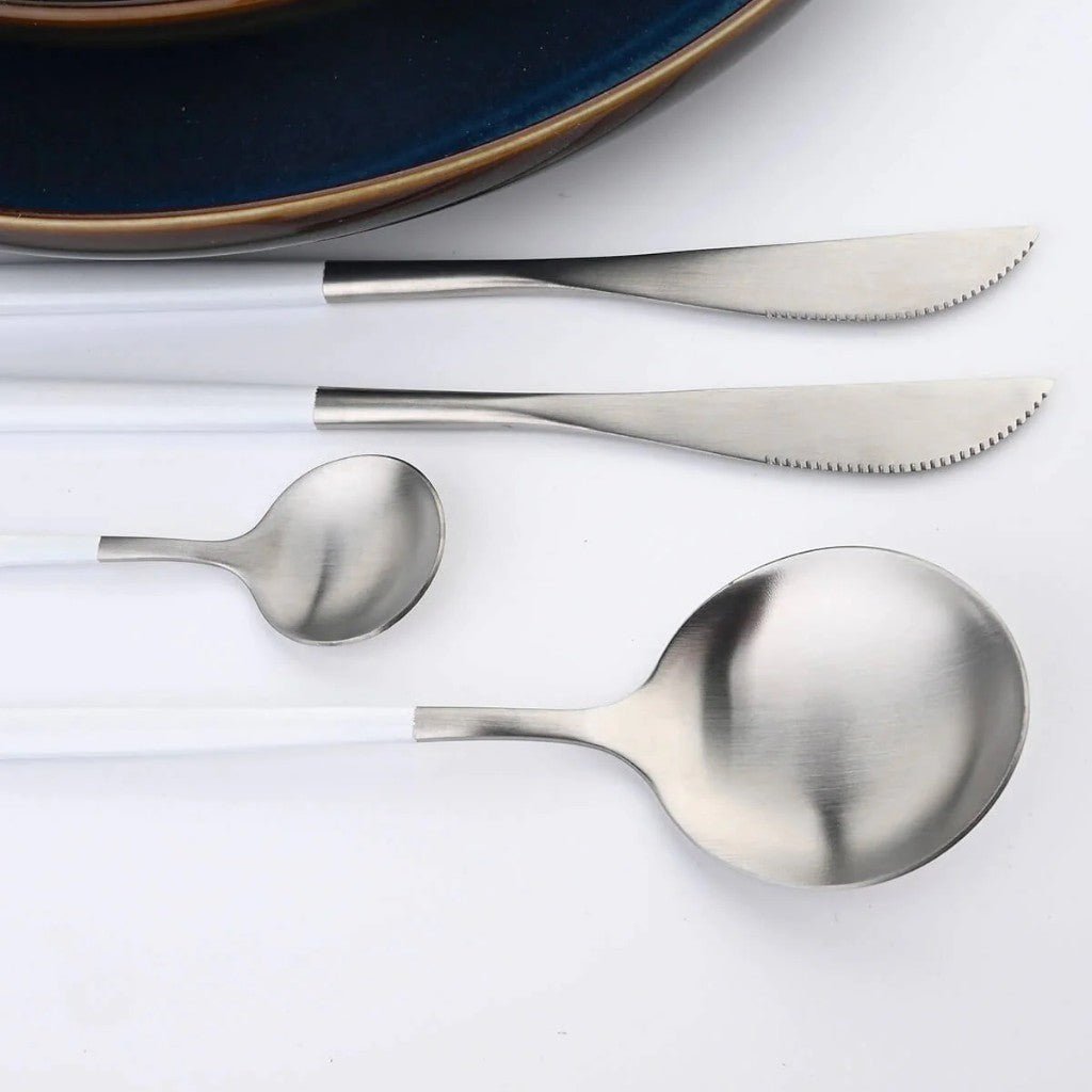 White Silver Cutlery Set - 30 Piece Flatware - Tegulane Global